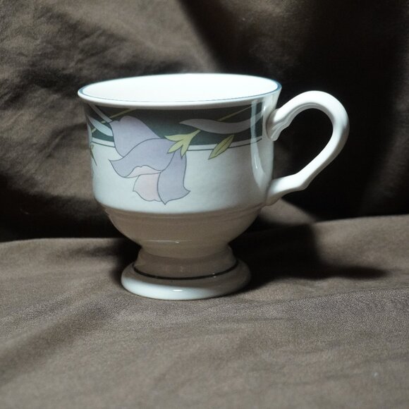 Footed Cup - Evening Song - Picture 1 of 3